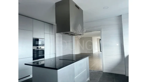 Apartamento T4 para Venda em Cedofeita, Santo Ildefonso, Sé, Miragaia, São Nicolau e Vitória