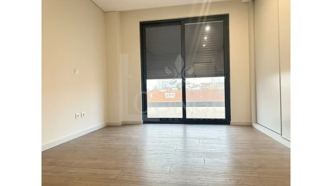 Apartamento T4 para Venda em Cedofeita, Santo Ildefonso, Sé, Miragaia, São Nicolau e Vitória