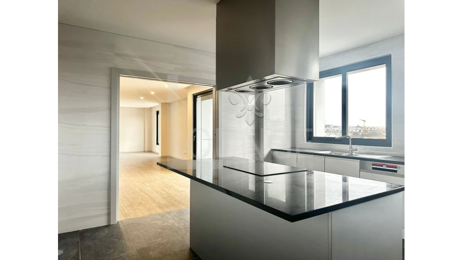 Apartamento T4 para Venda em Cedofeita, Santo Ildefonso, Sé, Miragaia, São Nicolau e Vitória Foto 8
