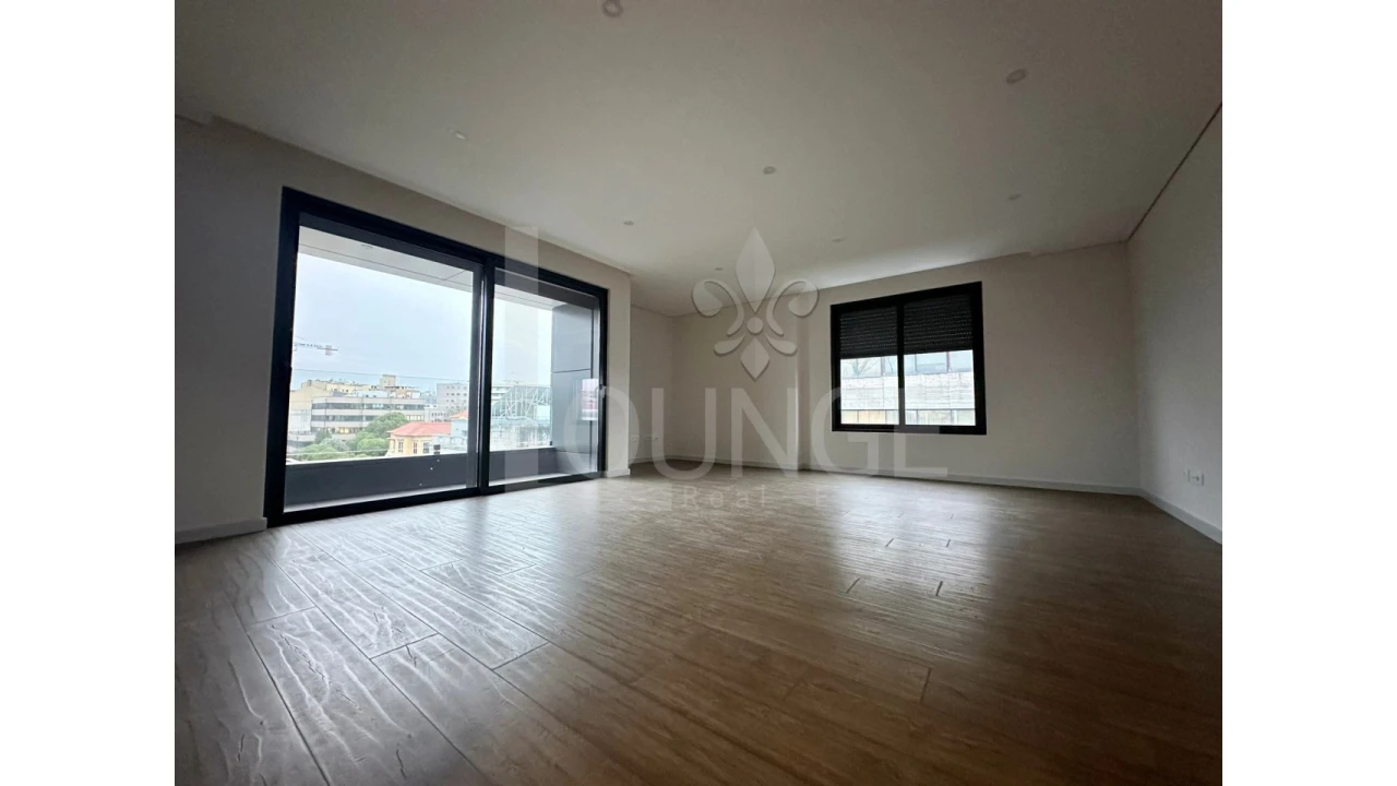 Apartamento T3 para Venda em Cedofeita, Santo Ildefonso, Sé, Miragaia, São Nicolau e Vitória Foto 2