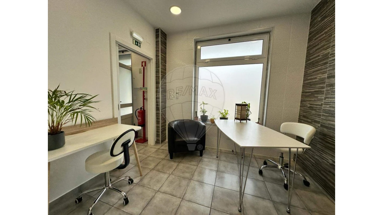 Loja para Venda em Seixal, Arrentela e Aldeia de Paio Pires Foto 10