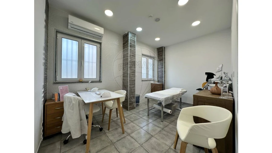 Loja para Venda em Seixal, Arrentela e Aldeia de Paio Pires Foto 18