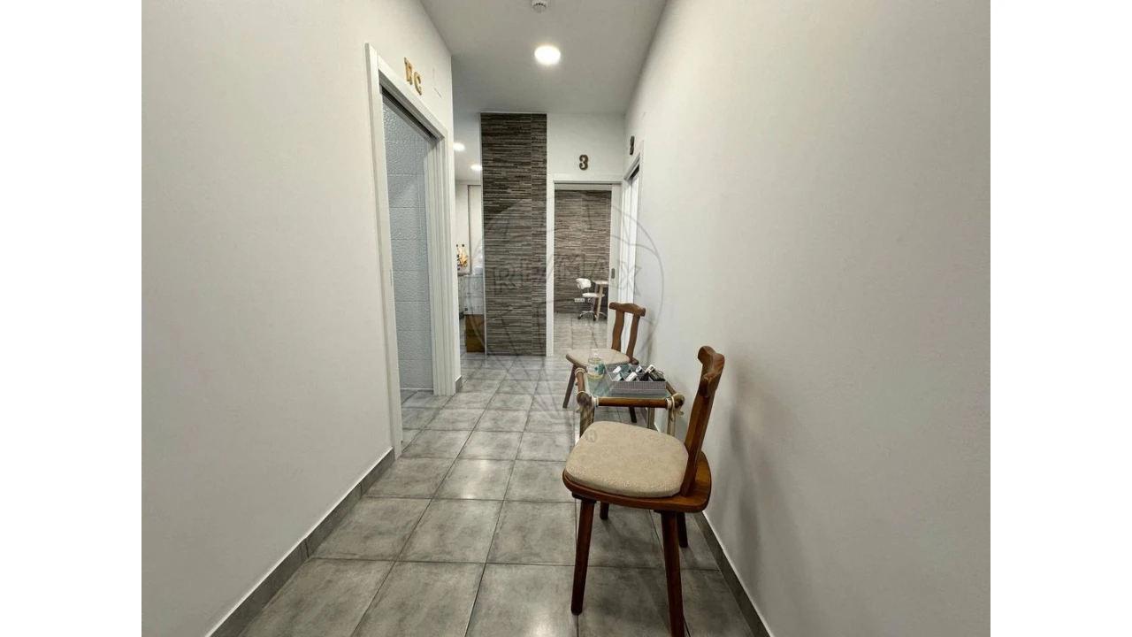 Loja para Venda em Seixal, Arrentela e Aldeia de Paio Pires Foto 4