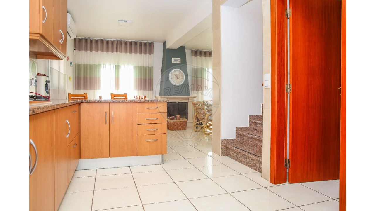 Moradia T3 para Arrendamento em São Pedro da Cadeira Foto 20