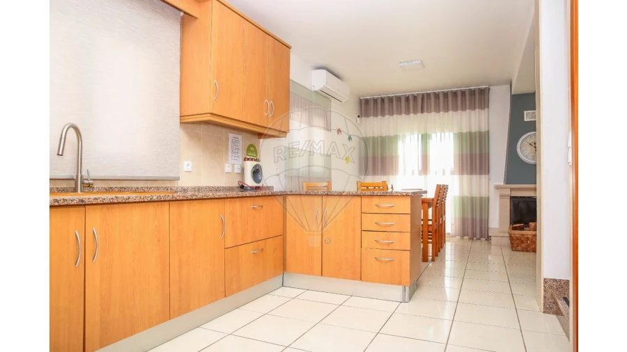 Moradia T3 para Arrendamento em São Pedro da Cadeira Foto 18