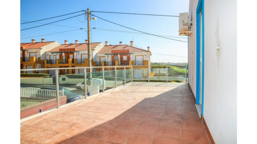 Moradia T3 para Arrendamento em São Pedro da Cadeira Foto 29