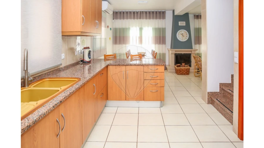 Moradia T3 para Arrendamento em São Pedro da Cadeira Foto 19