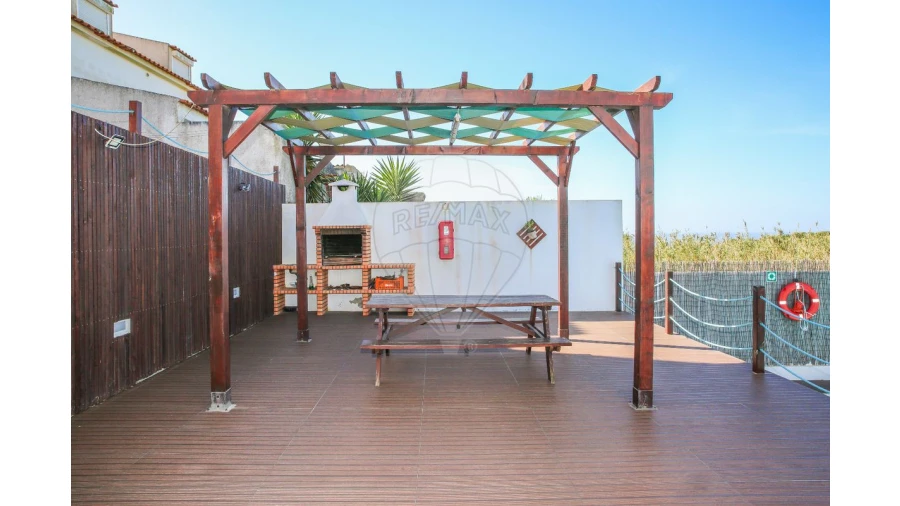 Moradia T3 para Arrendamento em São Pedro da Cadeira Foto 41