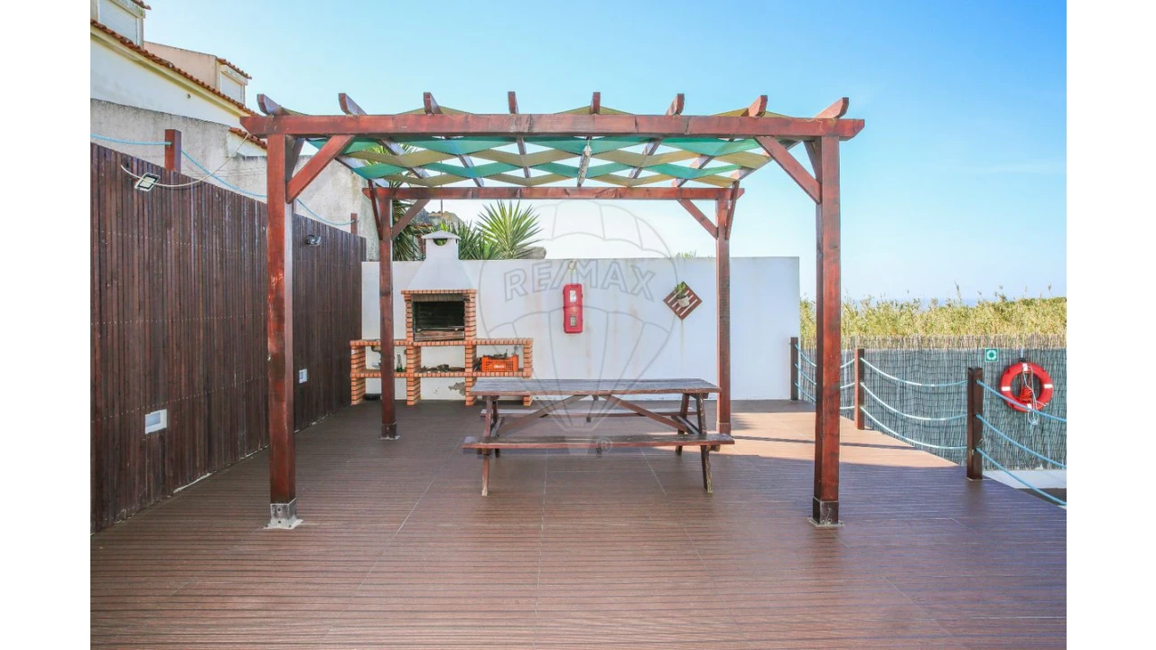 Moradia T3 para Arrendamento em São Pedro da Cadeira Foto 41