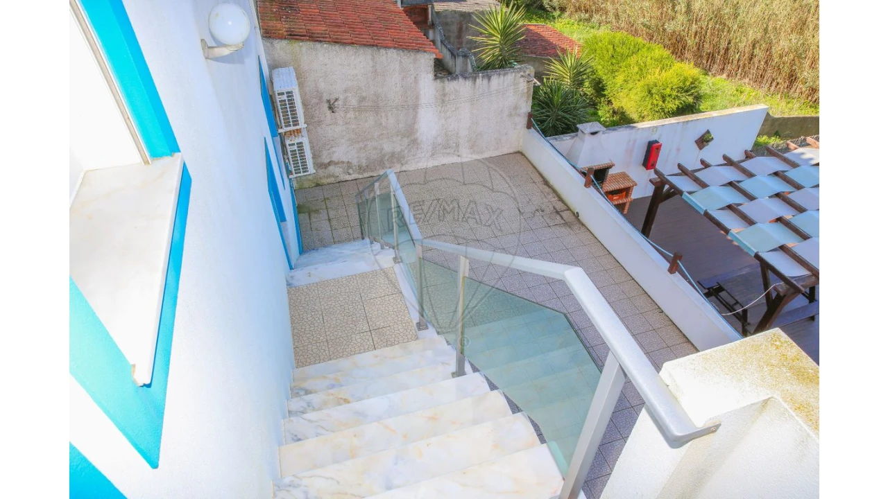 Moradia T3 para Arrendamento em São Pedro da Cadeira Foto 30