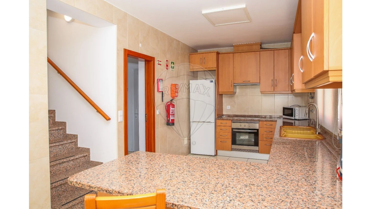 Moradia T3 para Arrendamento em São Pedro da Cadeira Foto 16