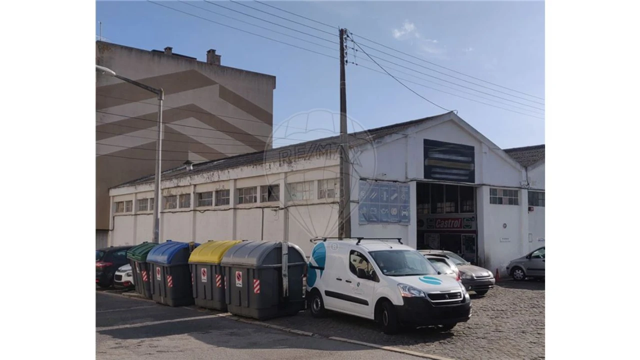 Armazém para Venda em Loures Foto 1