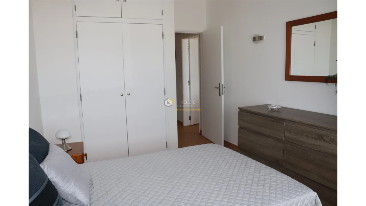 Apartamento T1 para Venda em Quarteira Foto 3