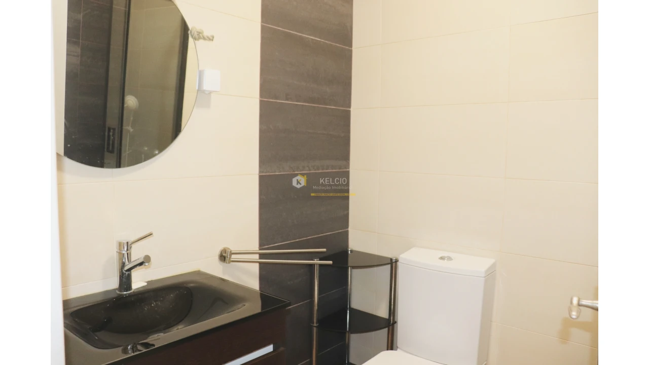 Apartamento T1 para Venda em Quarteira Foto 9