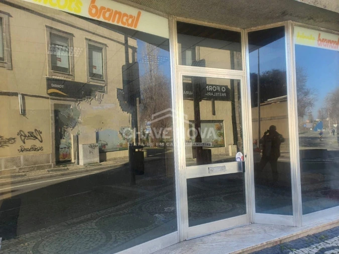 Loja para Arrendamento em Custóias, Leça do Balio e Guifões Foto 1