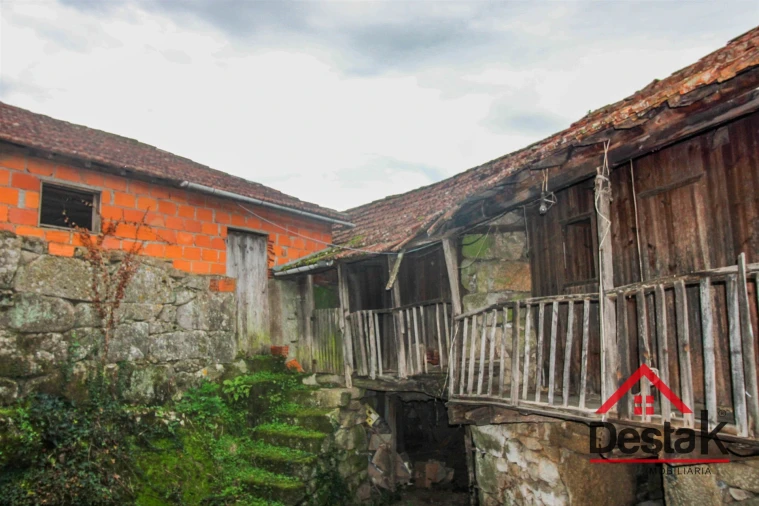 Moradia T0 para Venda em Carvalhais e Candal Foto 4