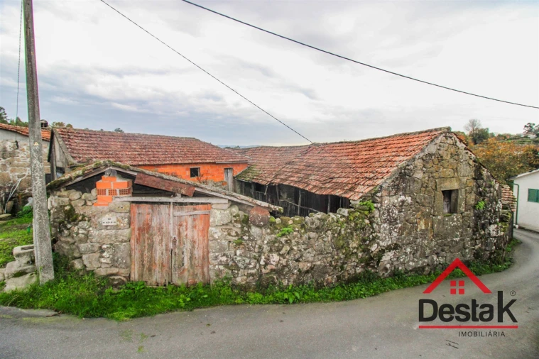 Moradia T0 para Venda em Carvalhais e Candal