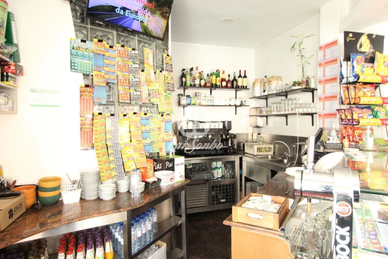 Loja para Trespasse em Arcozelo Foto 2