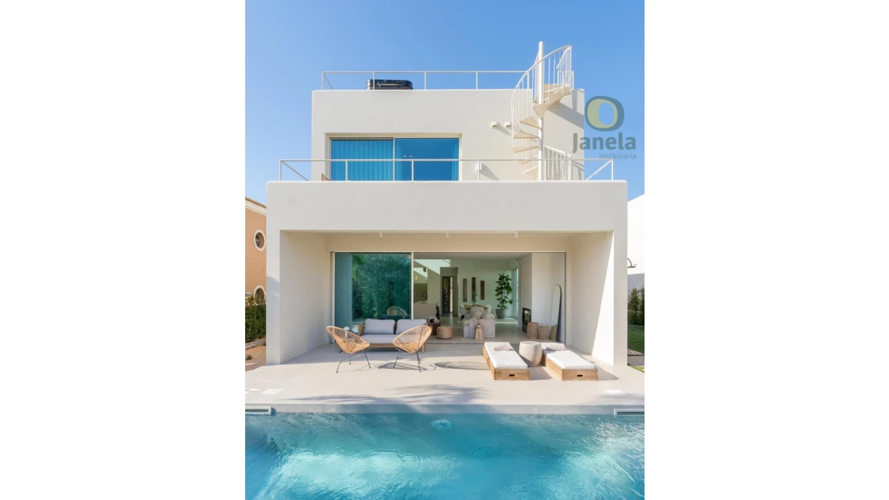 Moradia T3 para Venda em Santa Barbara de Nexe Foto 3