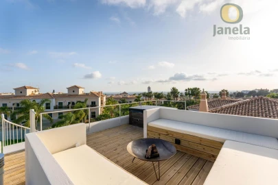 Moradia T3 para Venda em Santa Barbara de Nexe
