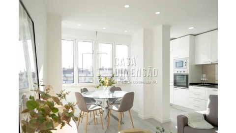 Apartamento T3 para Venda em Benfica