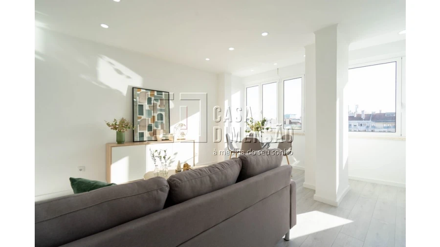 Apartamento T3 para Venda em Benfica Foto 3