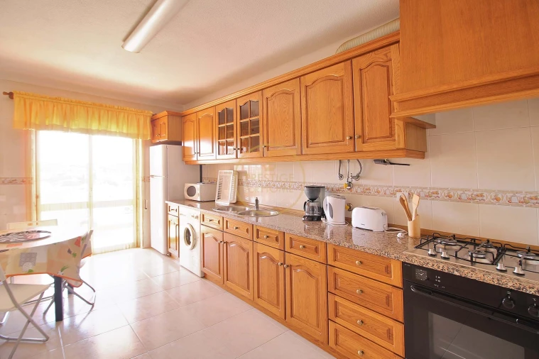 Apartamento T2 para Arrendamento em Lagos (São Sebastião e Santa Maria) Foto 8