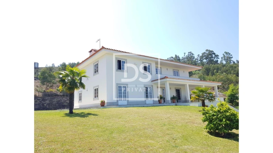 Moradia T4 para Venda em Santo Adrião de Vizela Foto 2