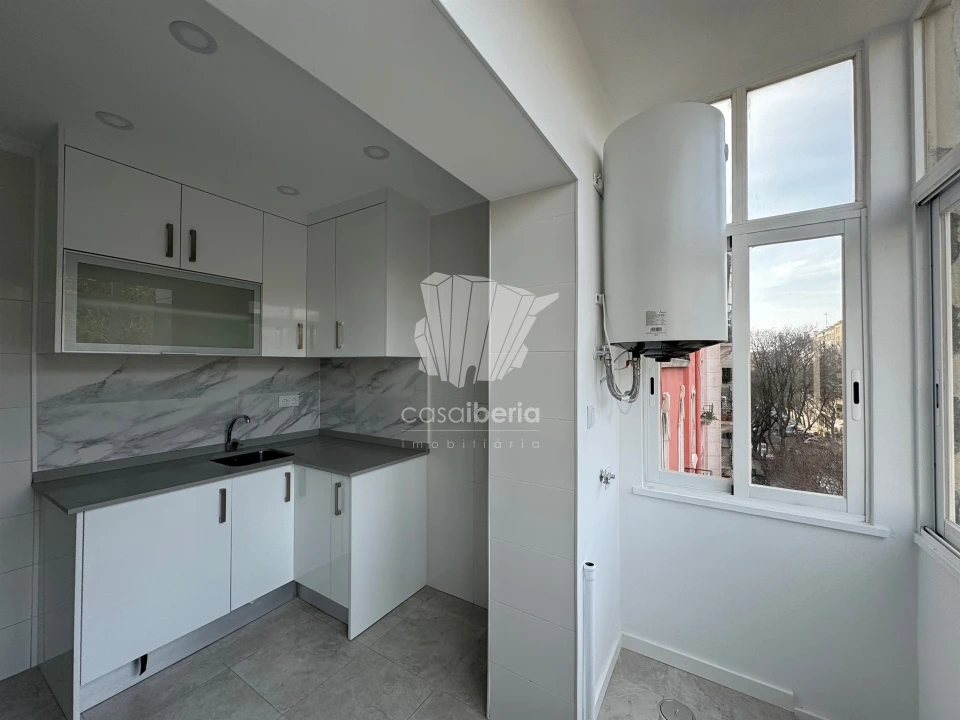 Apartamento T1 para Venda em Arroios Foto 1