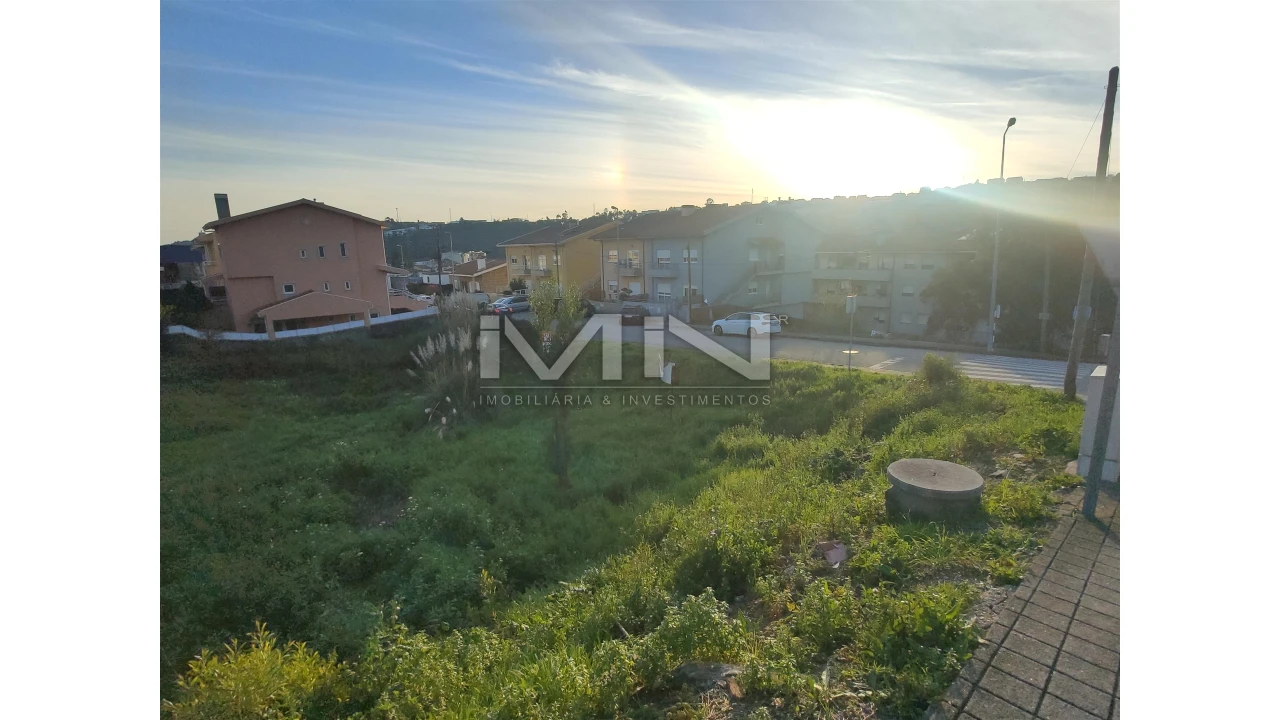Terreno para Venda em Fânzeres e São Pedro da Cova Foto 3