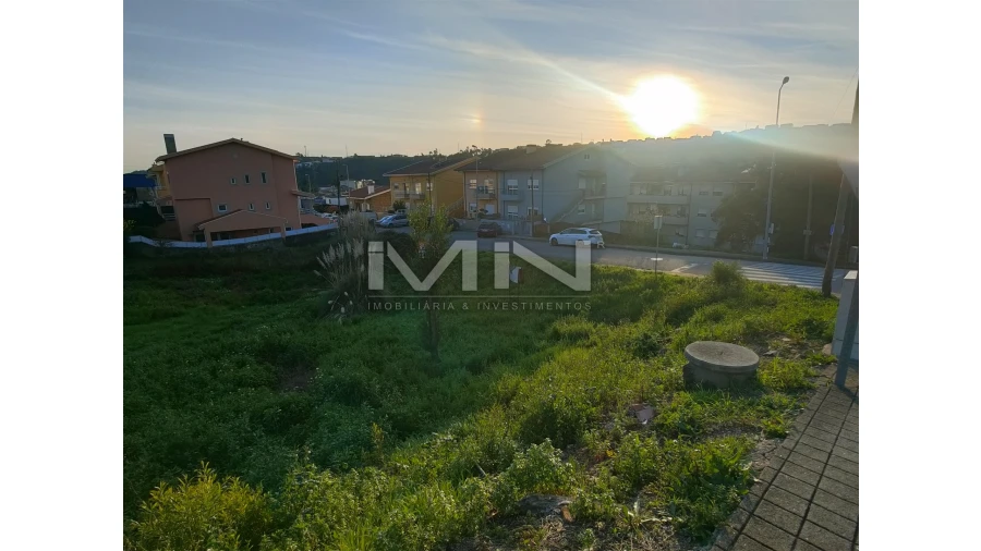 Terreno para Venda em Fânzeres e São Pedro da Cova Foto 3