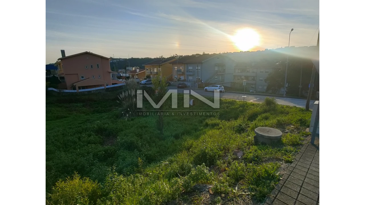 Terreno para Venda em Fânzeres e São Pedro da Cova Foto 3