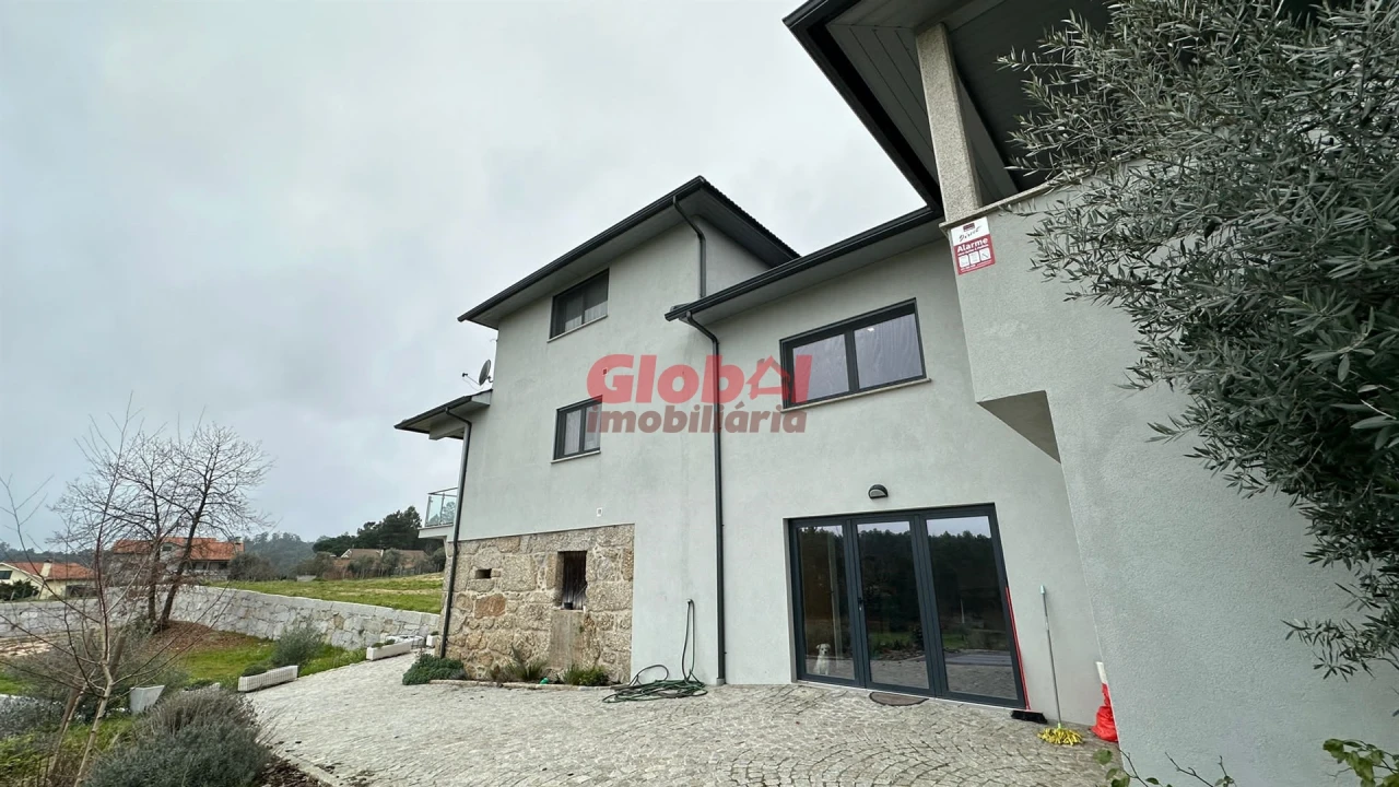 Quinta T0 para Venda em Parada de Gonta Foto 4