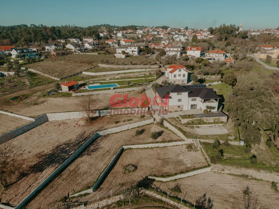 Quinta T0 para Venda em Parada de Gonta Foto 2