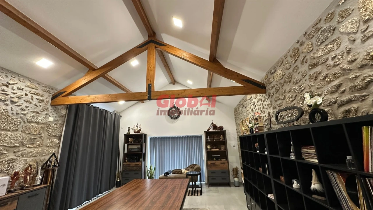 Quinta T0 para Venda em Parada de Gonta Foto 17