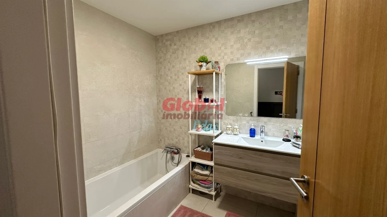 Quinta T0 para Venda em Parada de Gonta Foto 22