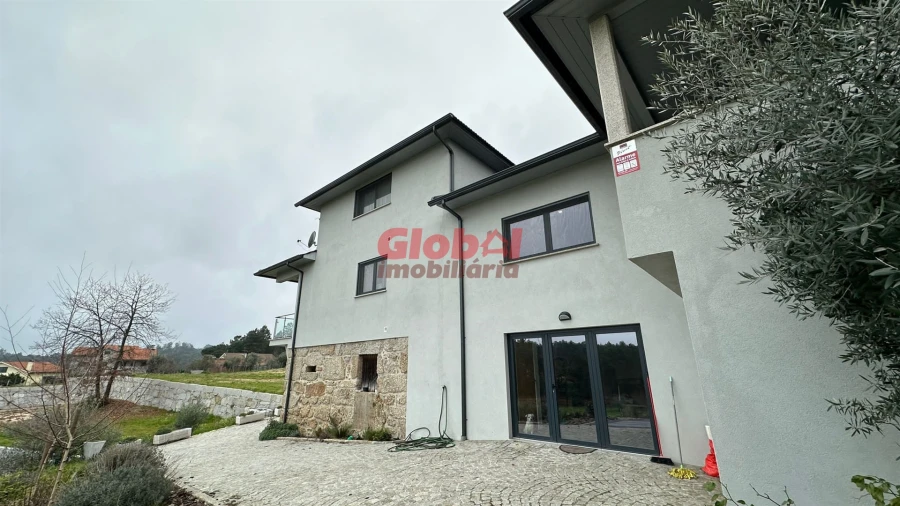 Quinta T0 para Venda em Parada de Gonta Foto 4