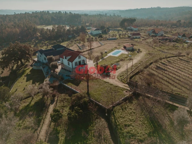 Quinta T0 para Venda em Parada de Gonta Foto 1