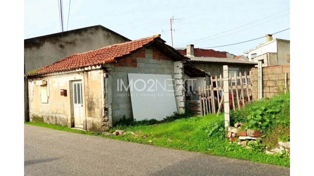 Moradia T4 para Venda em Moita Foto 1