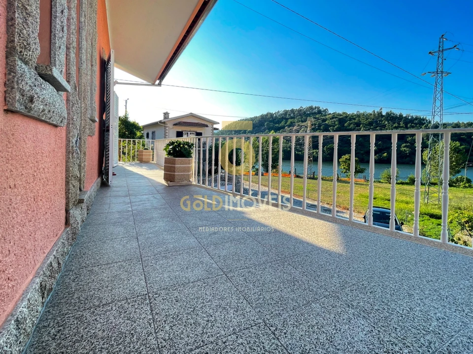 Moradia T4 para Venda em Fornos Foto 3