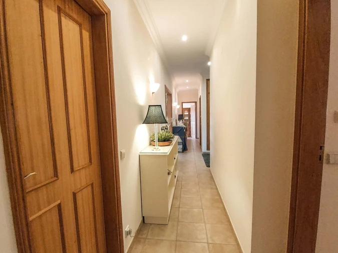 Moradia T4 para Venda em Santa Barbara de Nexe Foto 17
