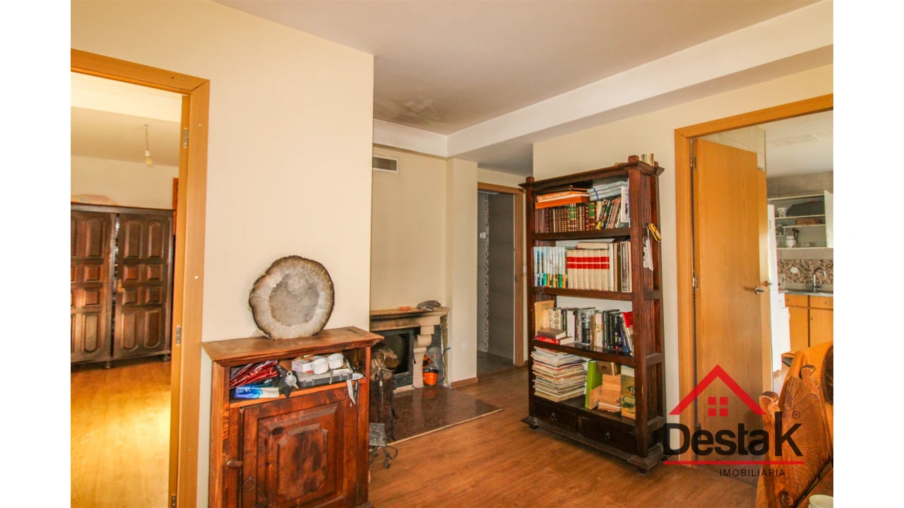 Moradia T4 para Venda em São Miguel do Mato Foto 6