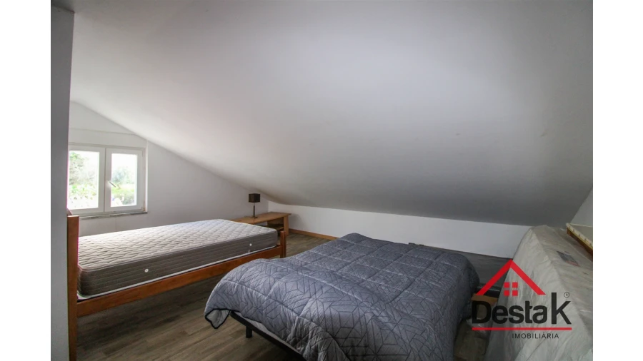 Moradia T4 para Venda em São Miguel do Mato Foto 15