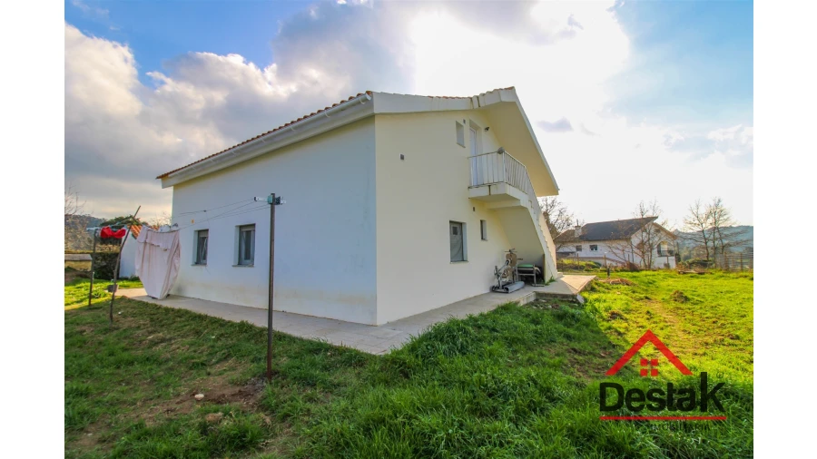 Moradia T4 para Venda em São Miguel do Mato Foto 3