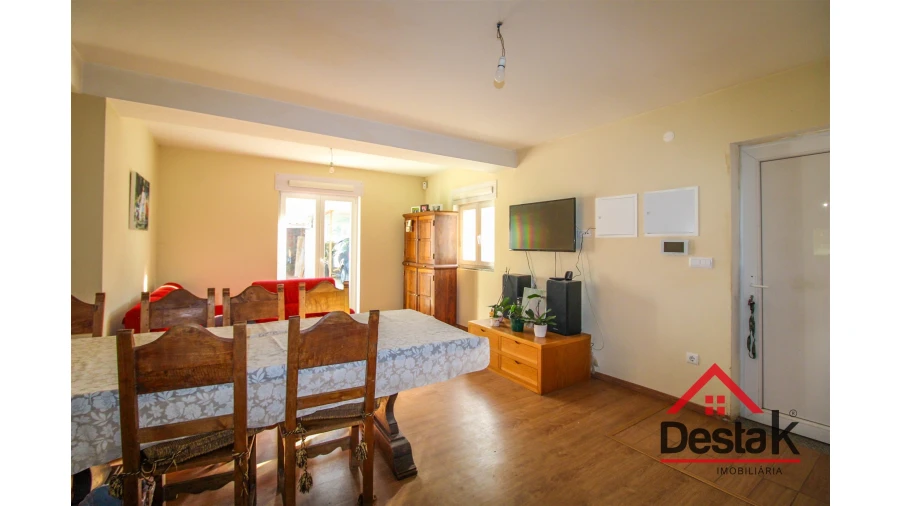 Moradia T4 para Venda em São Miguel do Mato Foto 7