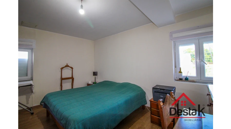 Moradia T4 para Venda em São Miguel do Mato Foto 13