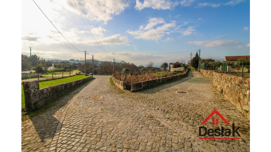 Moradia T4 para Venda em São Miguel do Mato Foto 23