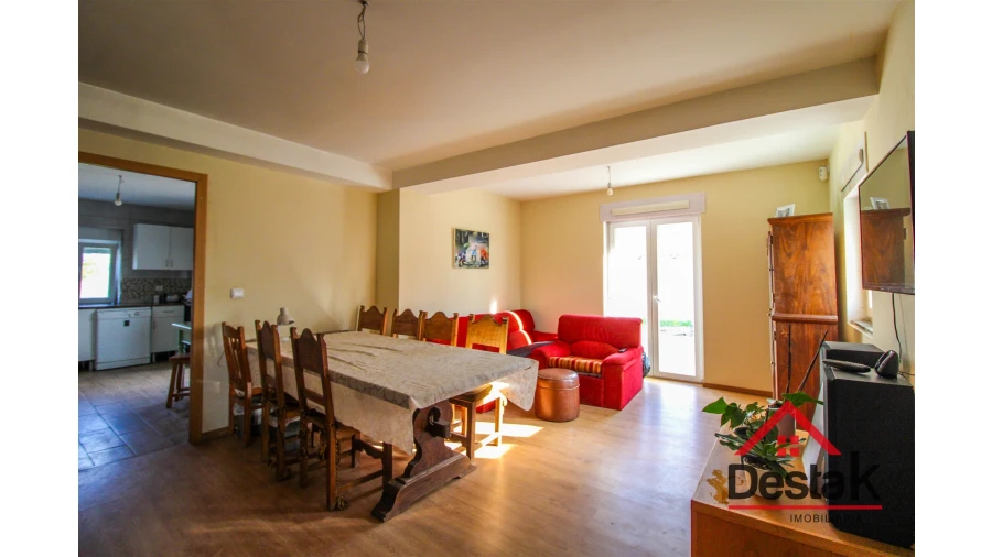 Moradia T4 para Venda em São Miguel do Mato Foto 8