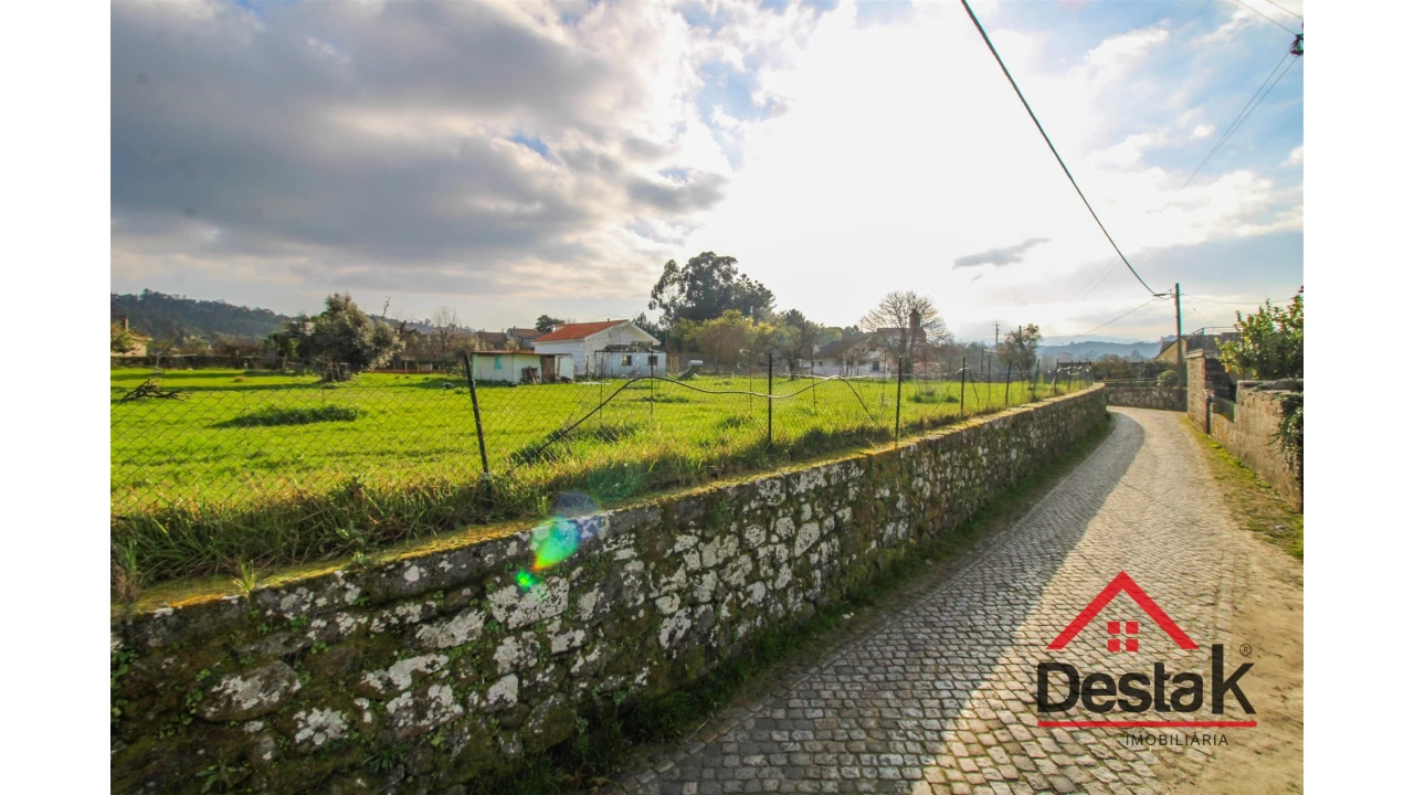 Moradia T4 para Venda em São Miguel do Mato Foto 22