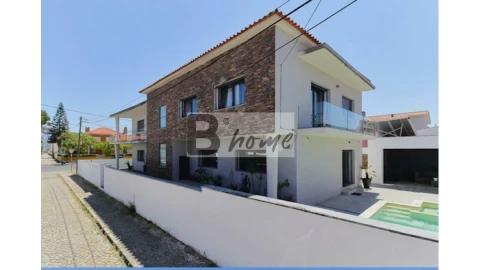Moradia T7 para Venda em Costa da Caparica